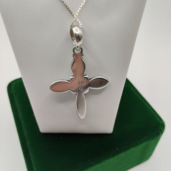 Silpada Pearl Set Cross on 20-Inch Box Chain - Picture 4 of 5